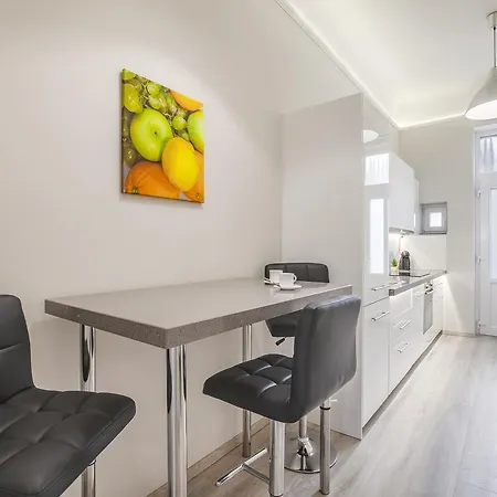 Kings Cross Apartment